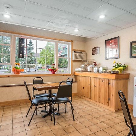 Rodeway Inn Lake George Outlets Экстерьер фото