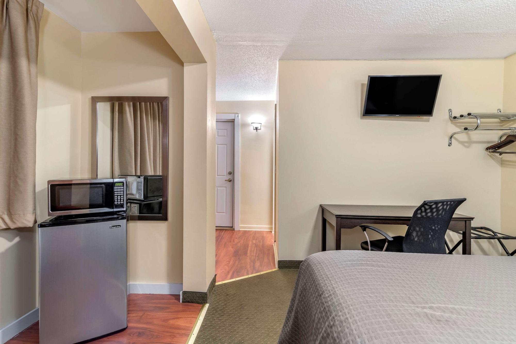 Rodeway Inn Lake George Outlets Экстерьер фото