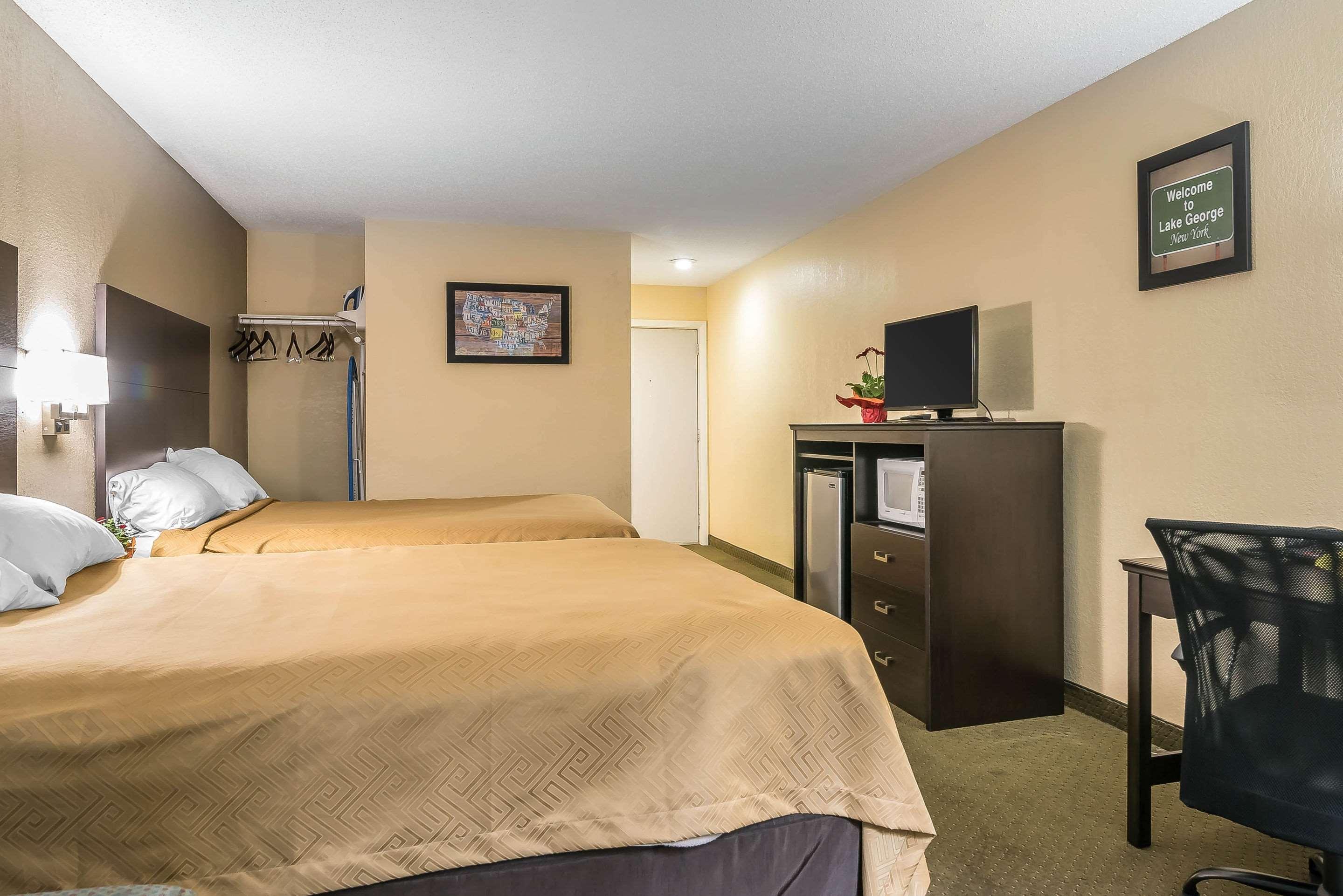 Rodeway Inn Lake George Outlets Экстерьер фото