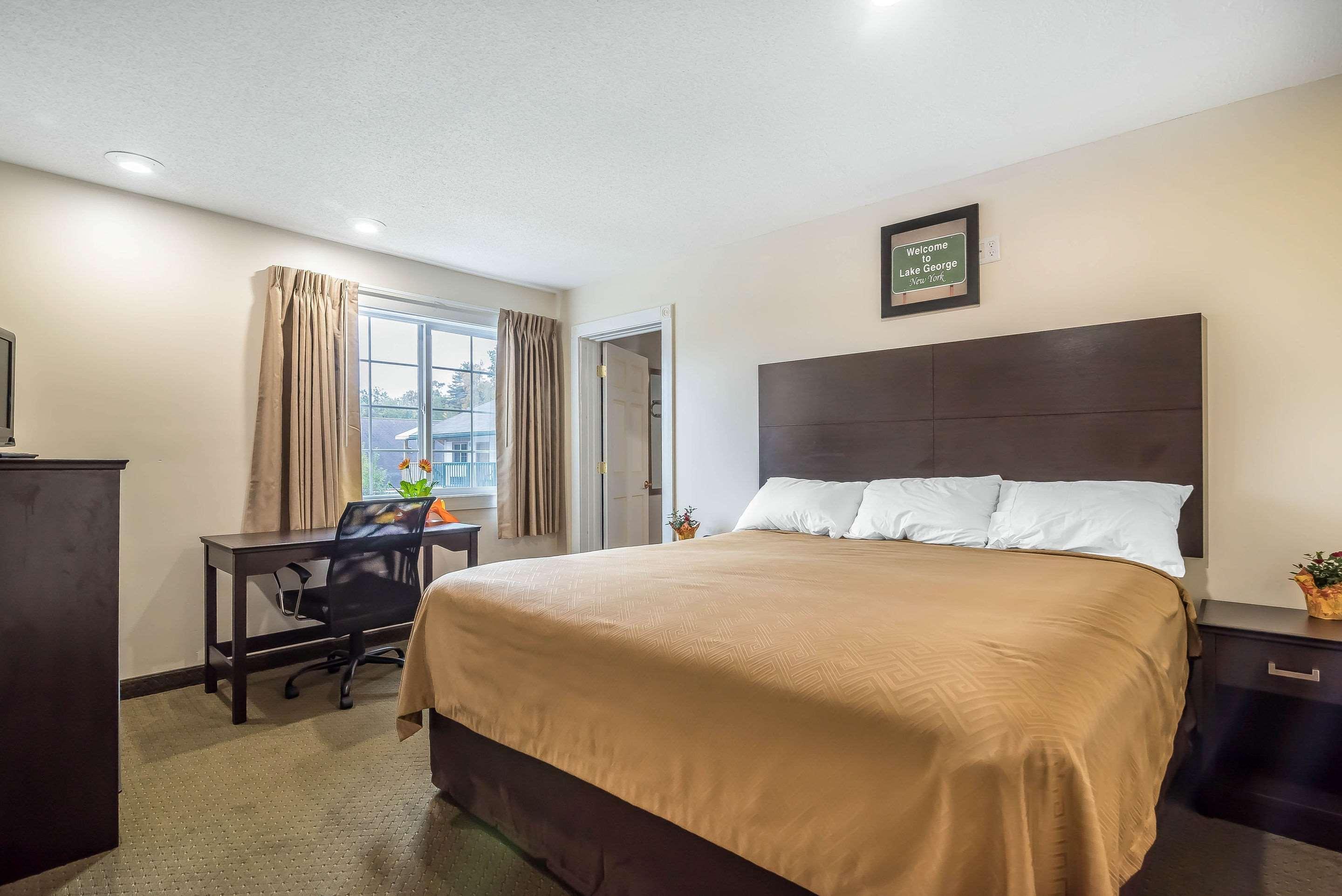 Rodeway Inn Lake George Outlets Экстерьер фото