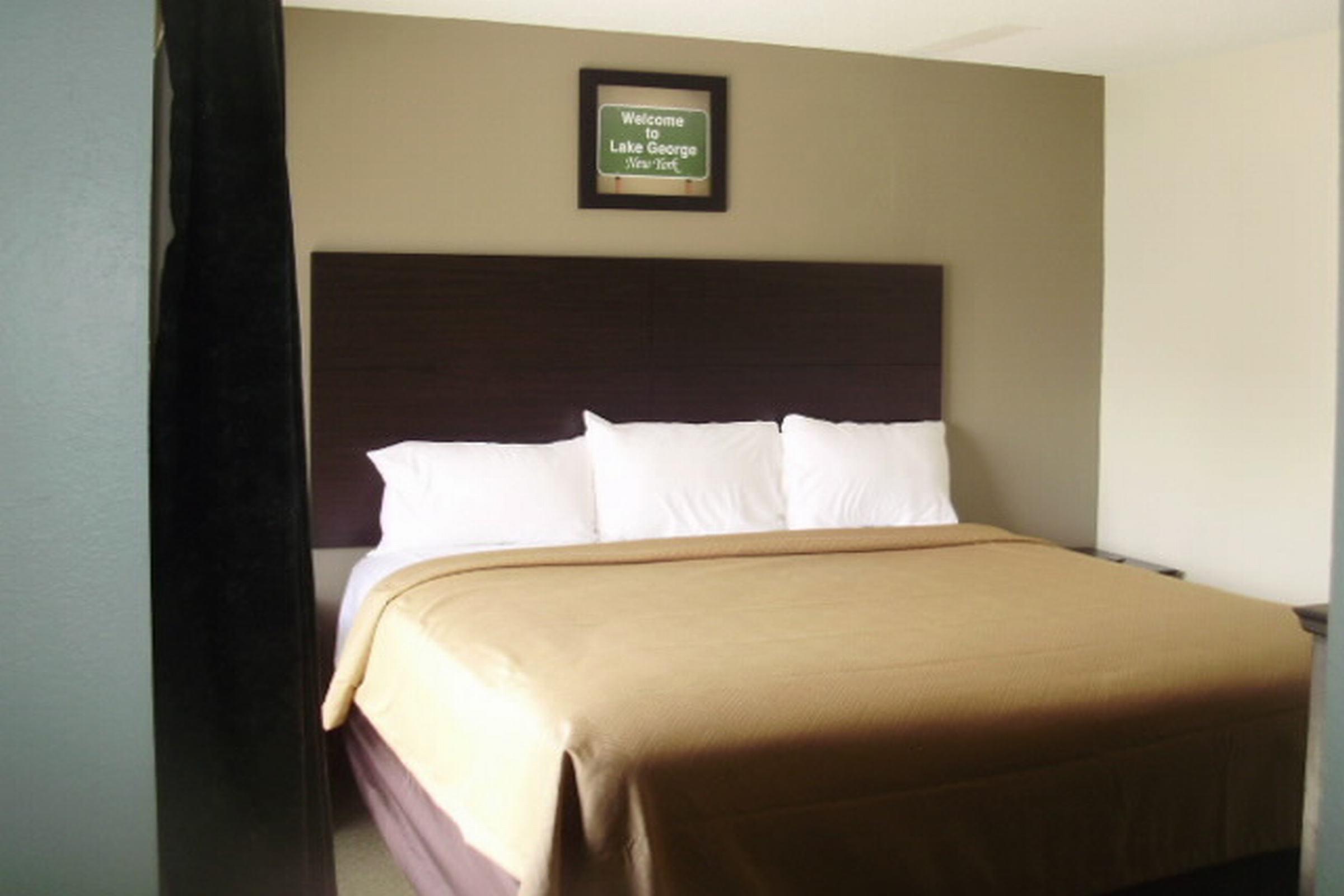 Rodeway Inn Lake George Outlets Экстерьер фото