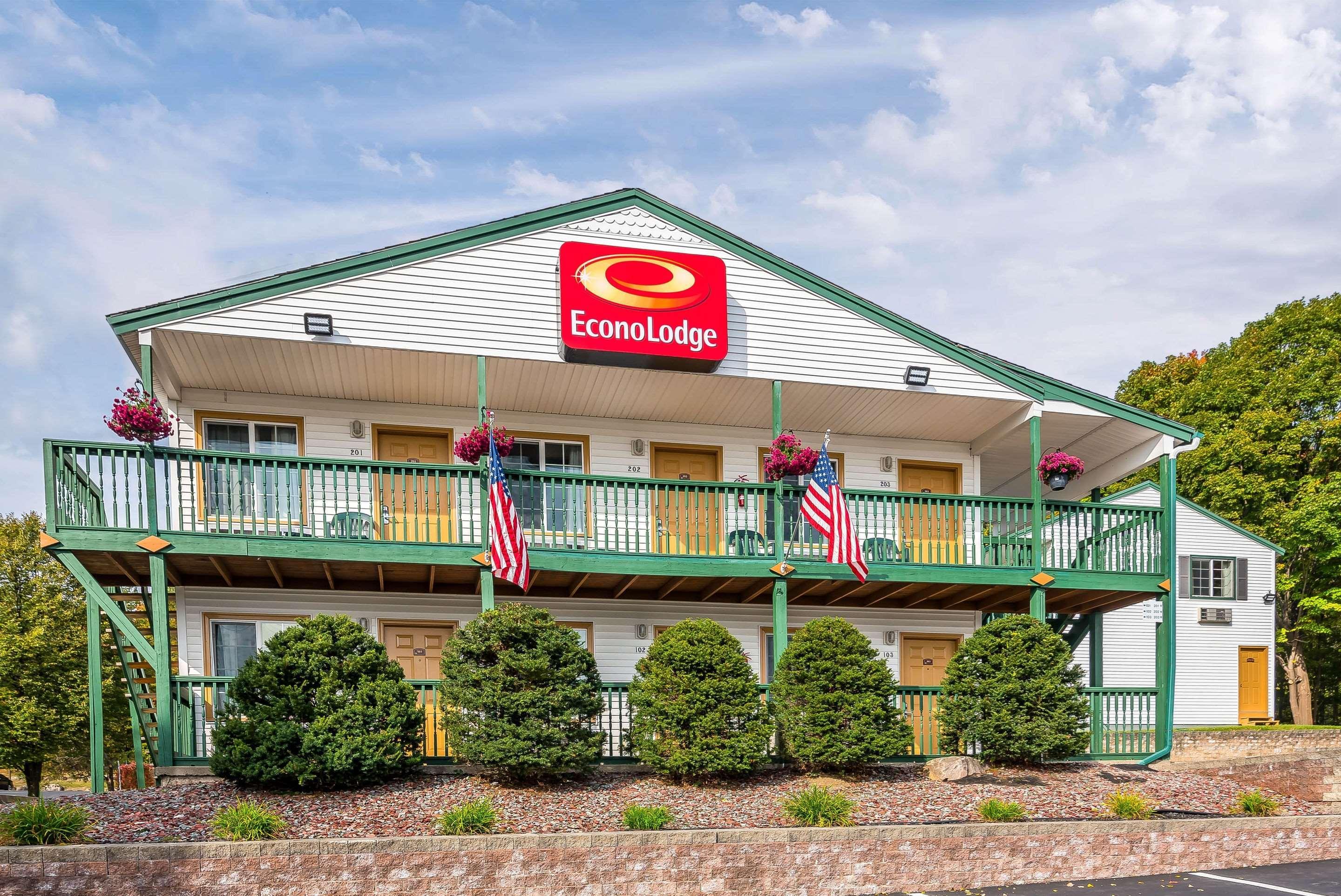 Rodeway Inn Lake George Outlets Экстерьер фото